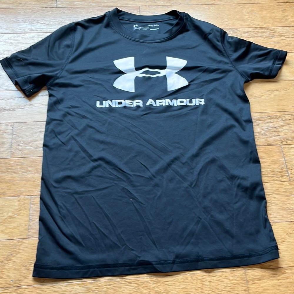 Black under armour shirt